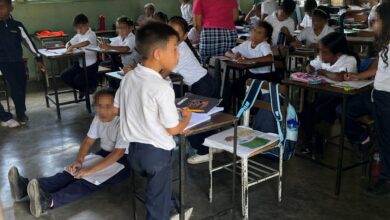 Padres y representantes de la escuela Jorge Rodríguez reportan falta de pupitres