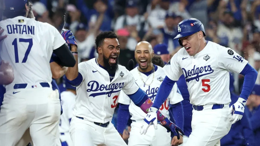 Dodgers ganan en 18 innings y se adelantan 2-1 en la Serie Mundial