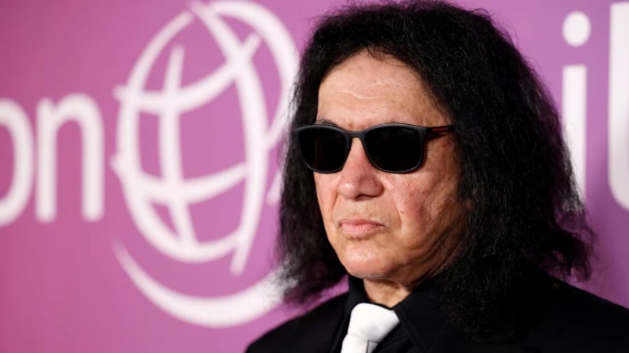 Gene Simmons de KISS hospitalizado tras desmayarse y chocar