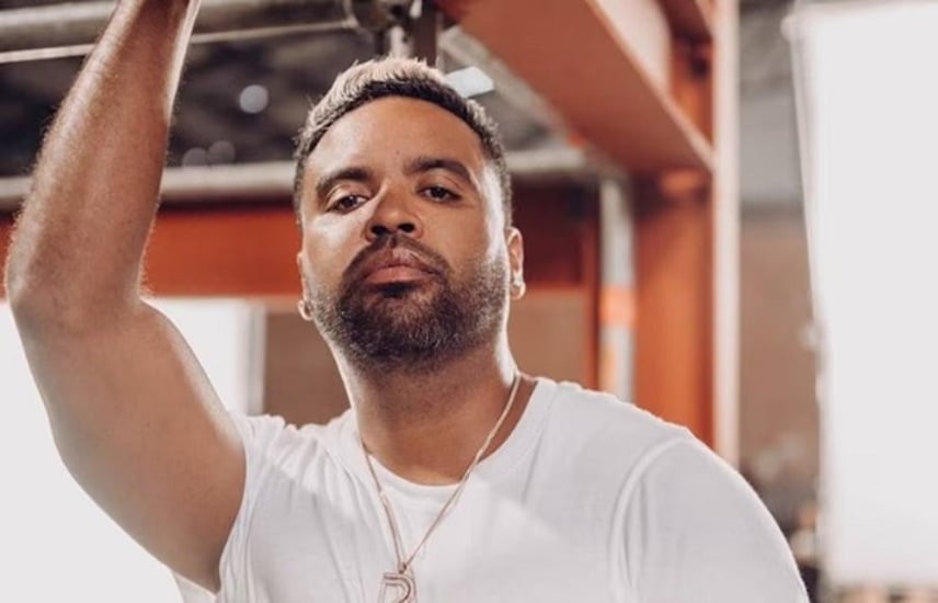 Cantante Zion hospitalizado tras accidente