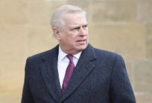 El Príncipe Andrés se retira totalmente de la vida pública y de sus títulos