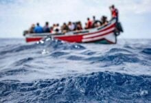 Marruecos rescata a 57 emigrantes, incluyendo siete mujeres, tras tres días a la deriva en el atlántico