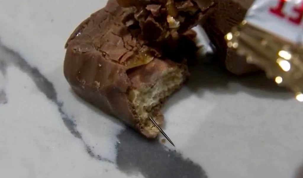 Encuentran alfileres en dulces entregados a niños en desfile escolar en EE. UU.