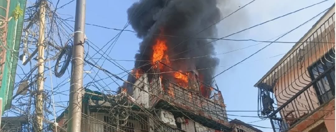 Incendio consumió habitación de una casa en Caracas