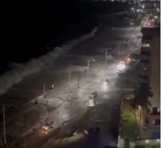 Autoridades de Lechería cierran playas ante el riesgo de intenso oleaje