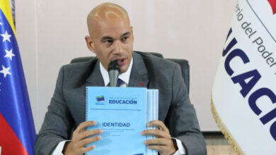 Inicia discusión pública sobre el impacto de las tareas escolares con participación de estudiantes y docentes