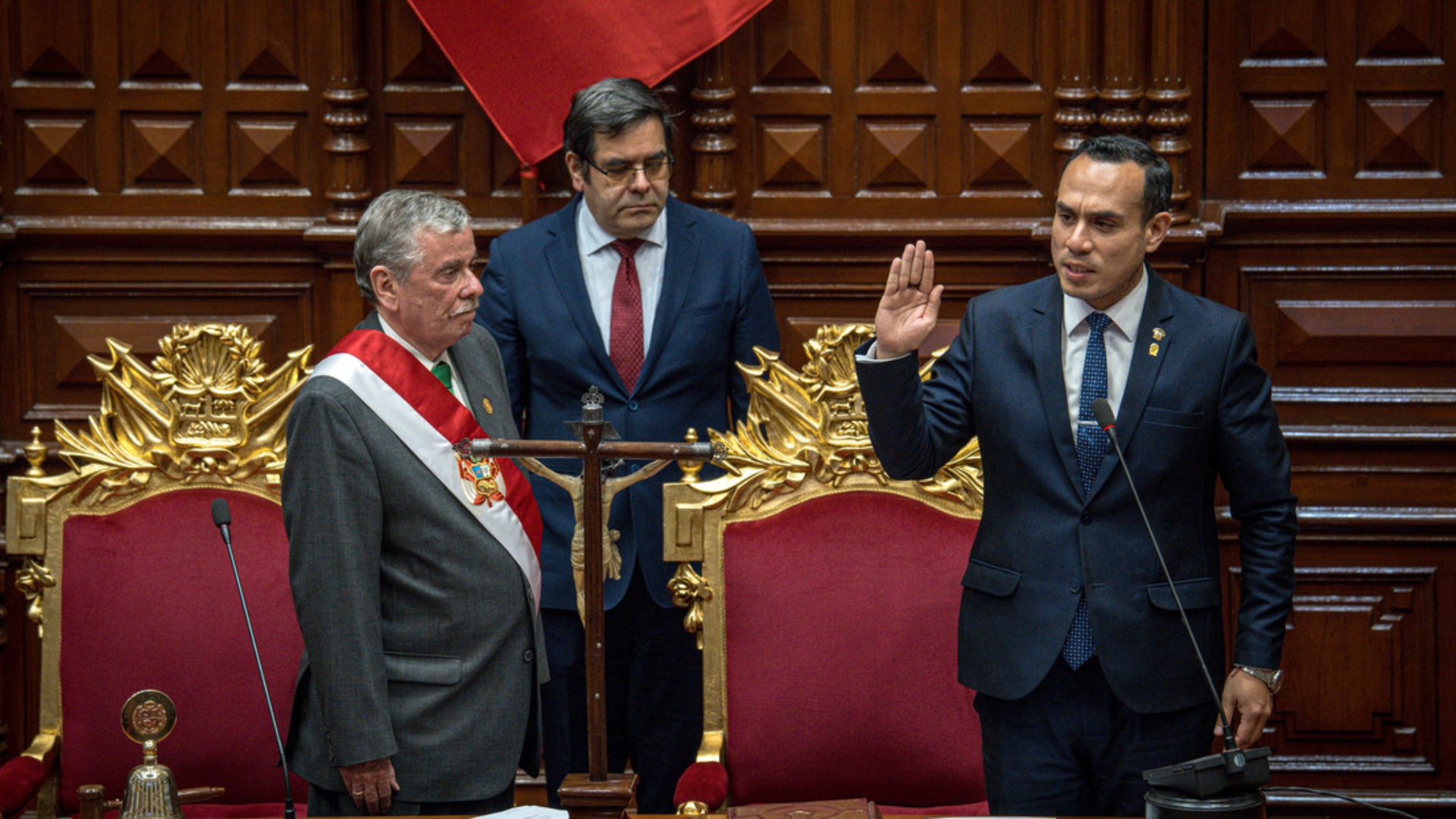 José Jerí nuevo presidente interino de Perú asume con Gabinete cinco días después