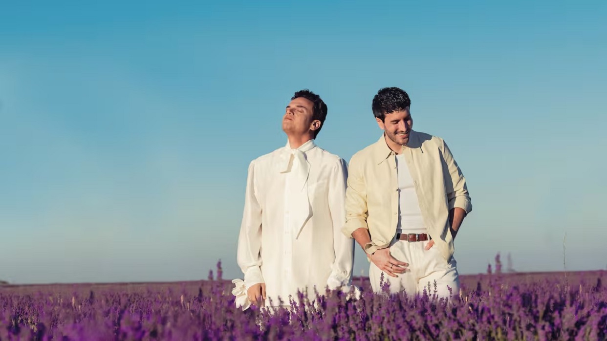 Silvestre Dangond y Sebastián Yatra lanzan 'Una vaina bien', una fusión de vallenato y pop romántico