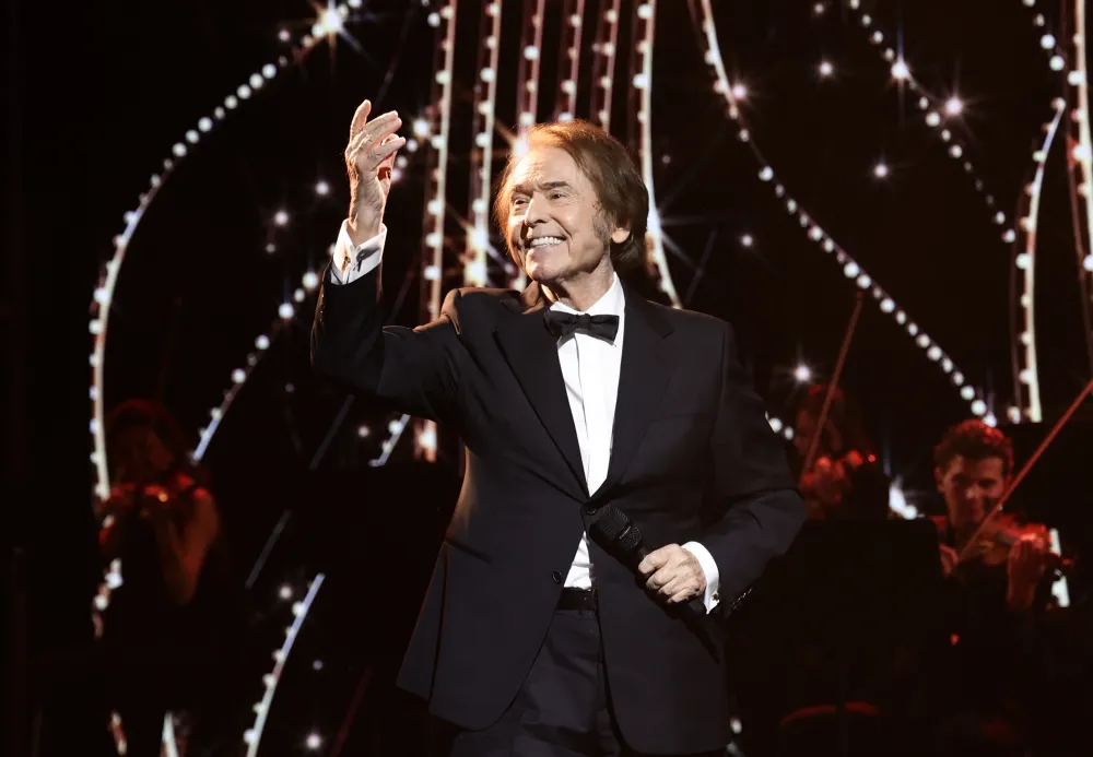 Emotivo homenaje a Raphael como Persona del Año en Latin GRAMMY 2025