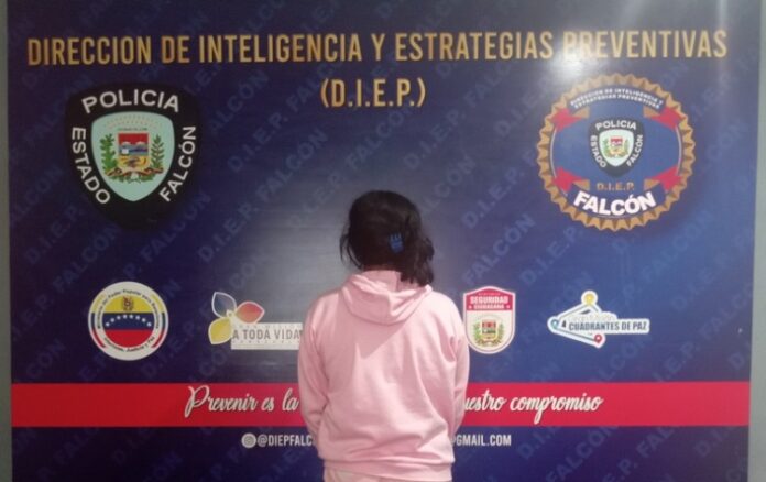 Detenida mujer en Falcón por golpear a adolescente con cabilla