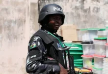 Hombres armados irrumpen en una escuela y raptan a 25 estudiantes en Nigeria