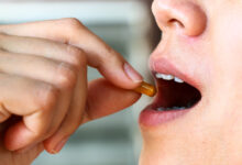 Conozca los síntomas de la afección que se produce cuando una pastilla se queda en el esófago