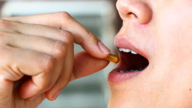 Conozca los síntomas de la afección que se produce cuando una pastilla se queda en el esófago