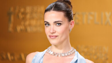 Actriz de 'Bridgerton' rompe en llanto tras ser atacada sin motivo en Londres