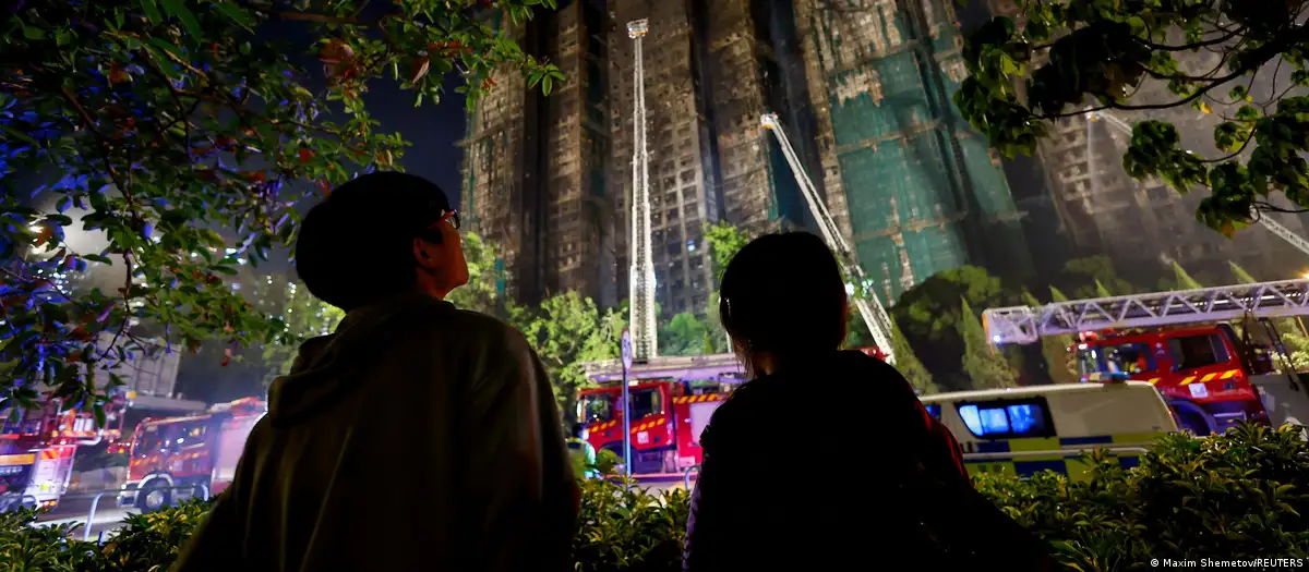 Asciende a 128 la cifra de muertos del incendio de Hong Kong