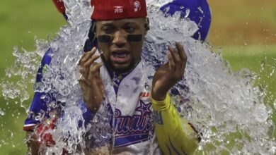 Acuña Jr. lidera triunfo de Tiburones y hunde a Leones en la tabla