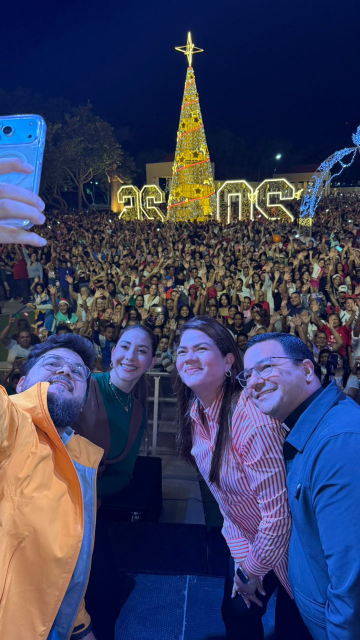 Alcaldesa Ana Fuentes encendió la Navidad en Maturín