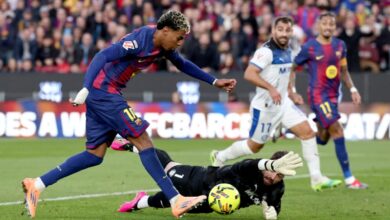 Barcelona remonta ante el Alavés y recupera el liderato en LaLiga