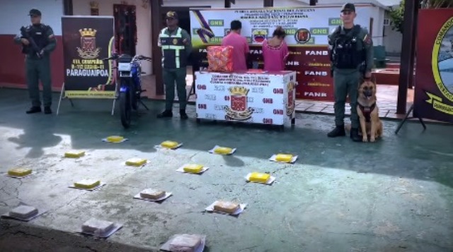 Detenida pareja de motorizados en Zulia con 18 panelas de presunta marihuana