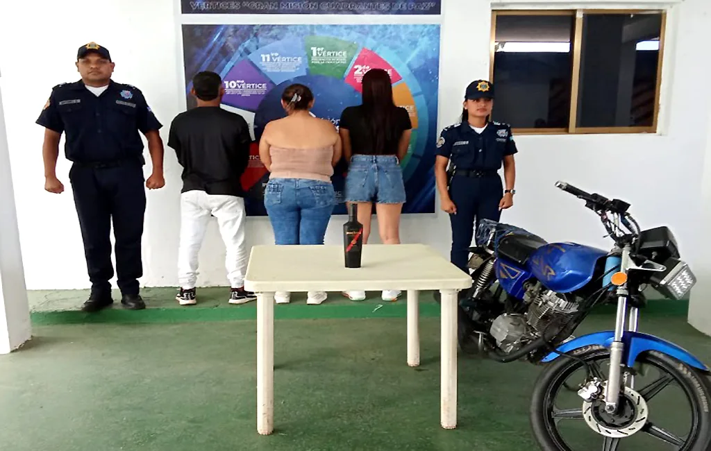 Arrestan a tres personas que iban ebrias y sin cascos en una moto en Miranda