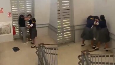 Dos estudiantes agredieron a una profesora de inglés en Panamá