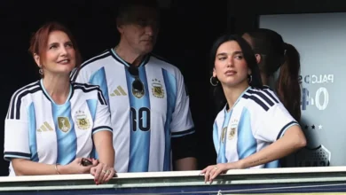 Dua Lipa disfrutó en un palco de La Bombonera el triunfo de Boca sobre River Plate