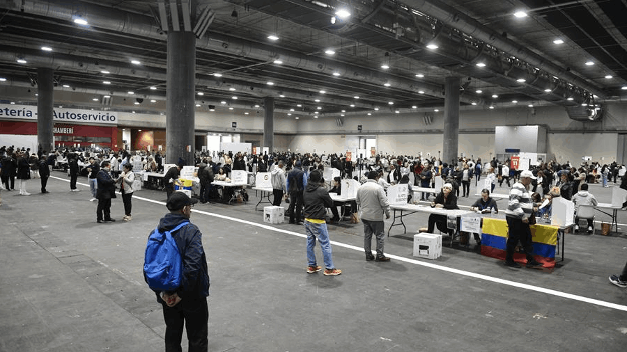 Ecuador acude a las urnas este domingo para definir si reescribe su Constitución