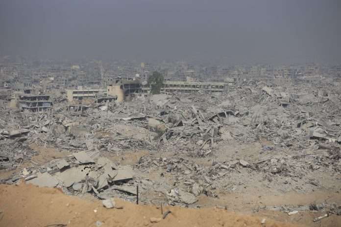 Gaza pide ayuda internacional para recuperar miles de cadáveres bajo escombros