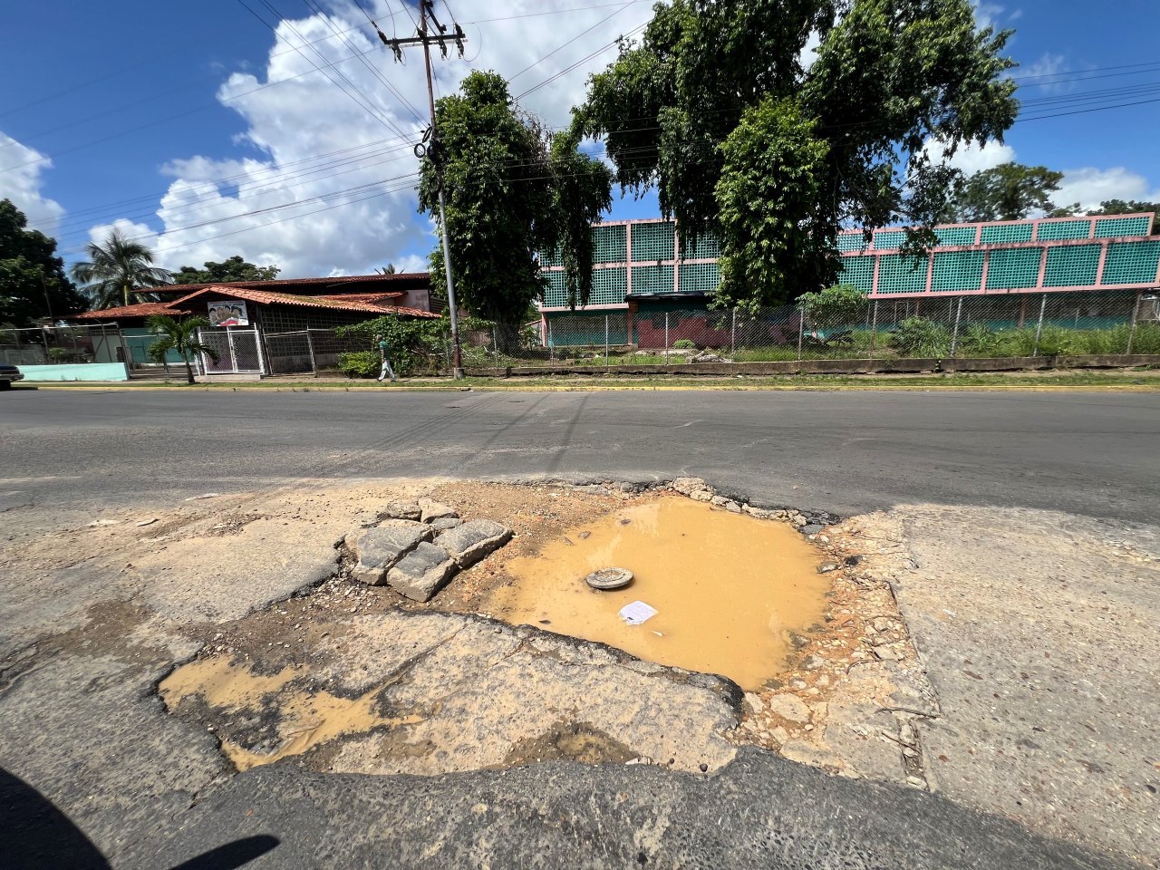 Reportan hundimientos y huecos en varias vías de Maturín