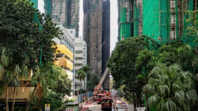 Hallan a 144 desaparecidos tras incendio en complejo residencial de Hong Kong