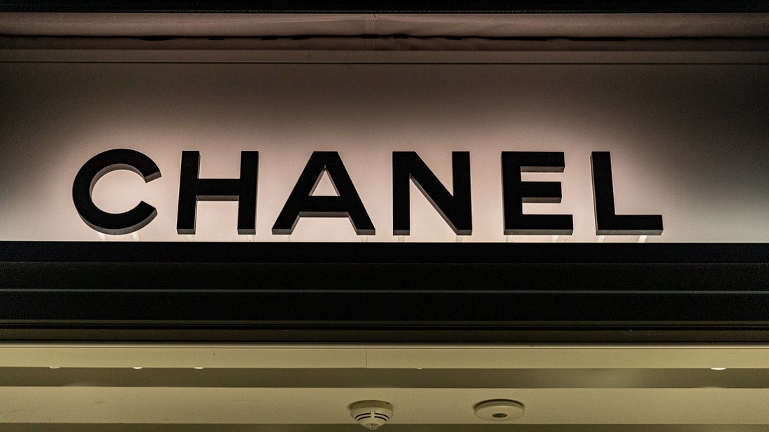 Intentan asaltar con rifles y hacha la tienda de Chanel en París