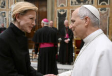 León XIV denuncia el riesgo que enfrenta el cine y clama por su protección social