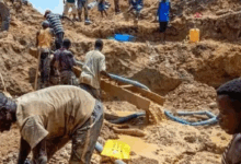 Derrumbe de puente improvisado en el Congo deja al menos 32 mineros fallecidos