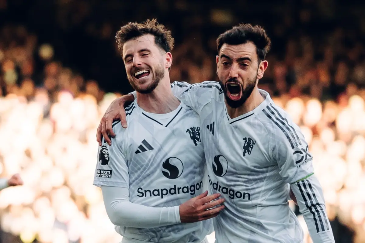 Manchester United remonta 2-1 al Crystal Palace con goles de Zirkzee y Mount