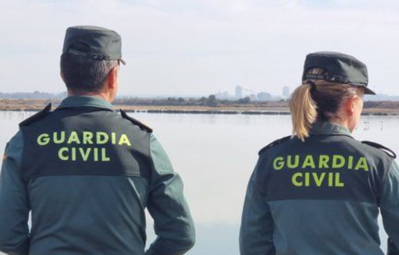 Padres detenidos en España tras vender a su hija a cambio de 5.000€, whisky y comida