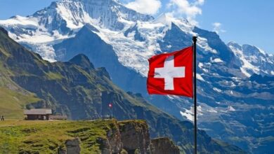 Suiza rechaza en referendo cambiar servicio militar obligatorio masculino