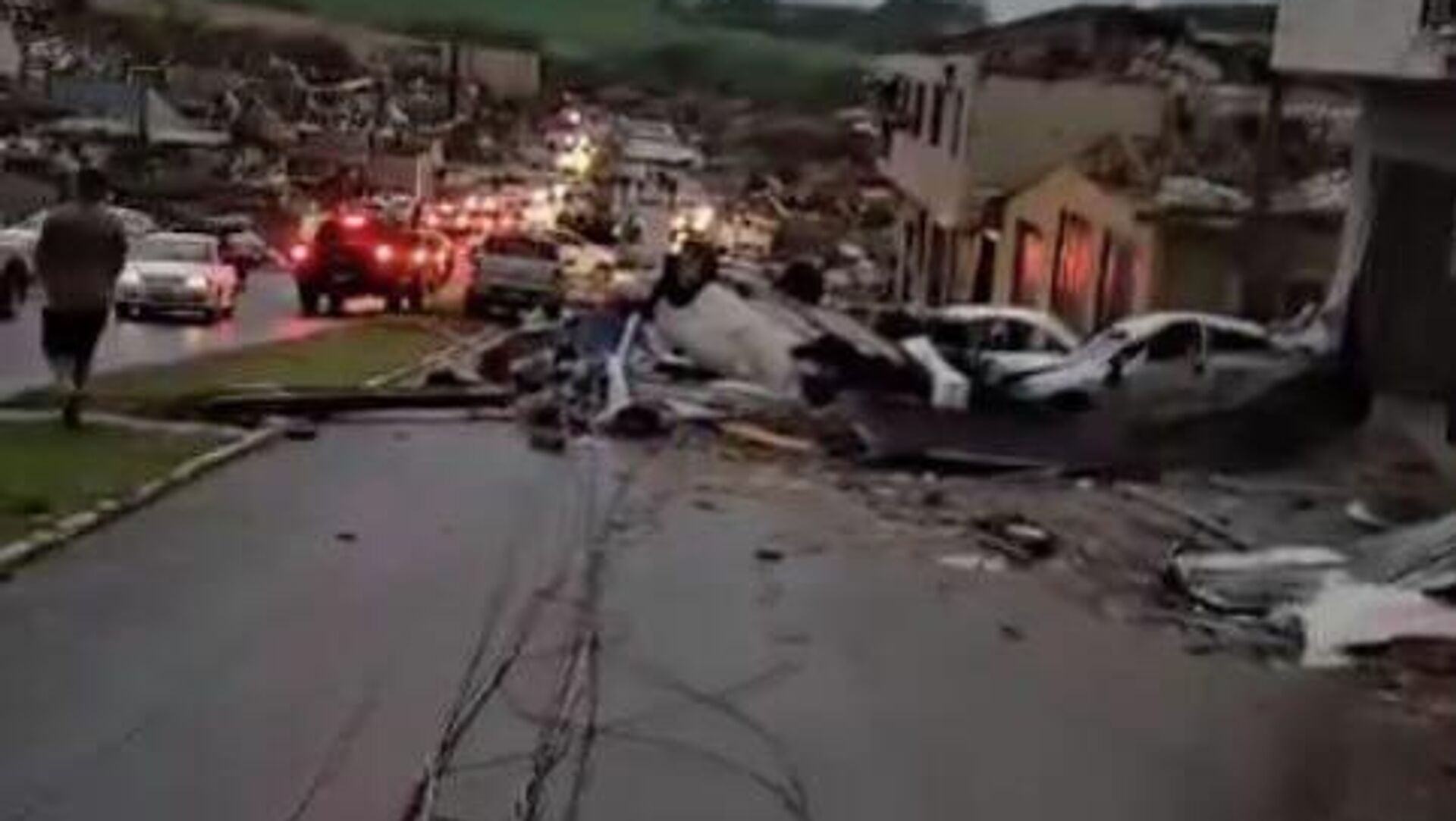 Tornado deja 5 muertos y cientos de heridos en Paraná, Brasil