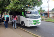 Estudiantes de la UDO en Los Guaritos: en horas del mediodía hay deficiencia de buses