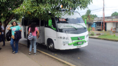 Estudiantes de la UDO en Los Guaritos: en horas del mediodía hay deficiencia de buses