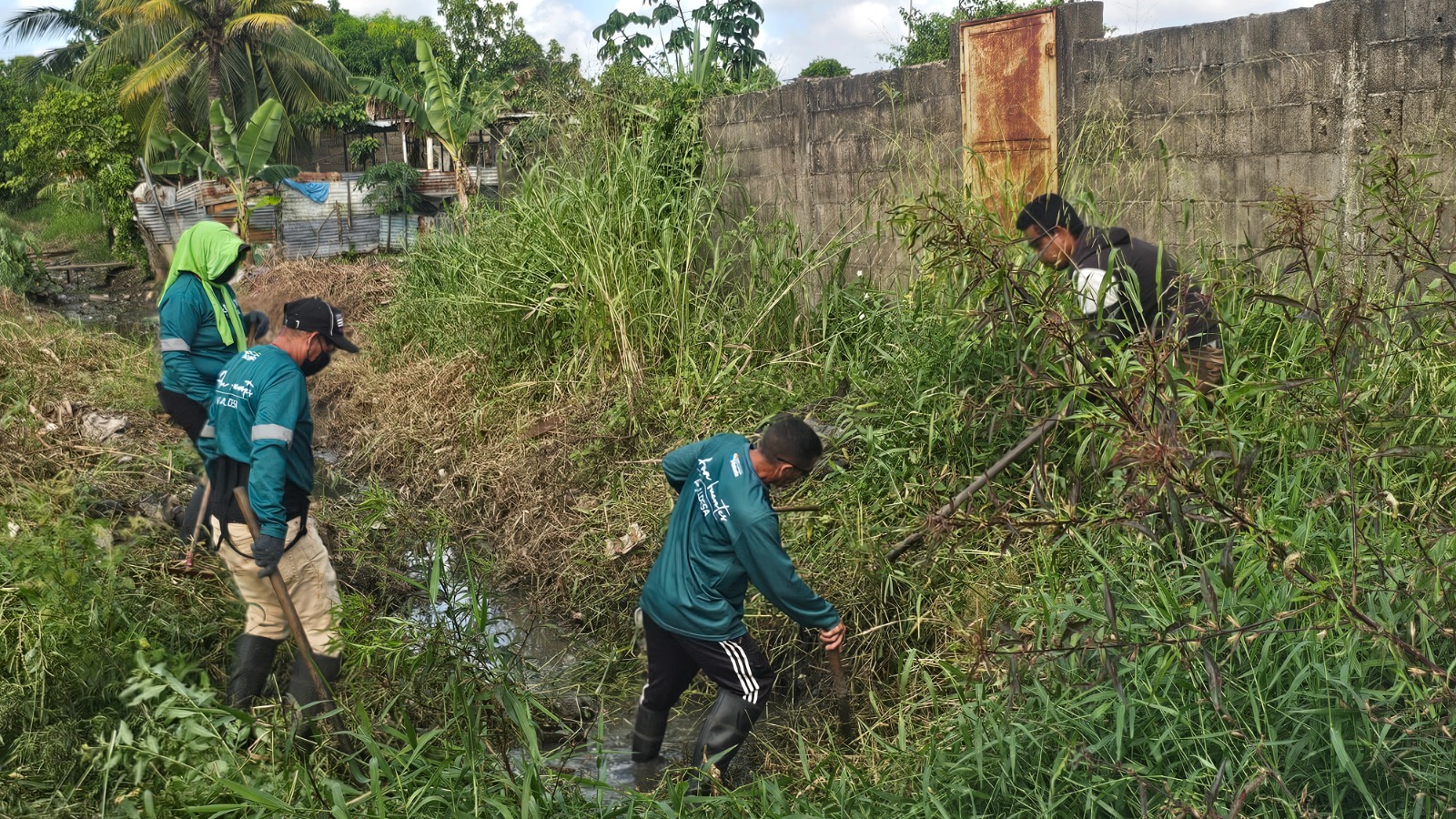 Inician trabajos de limpieza en el caño Virgen del Valle de Las Cocuizas