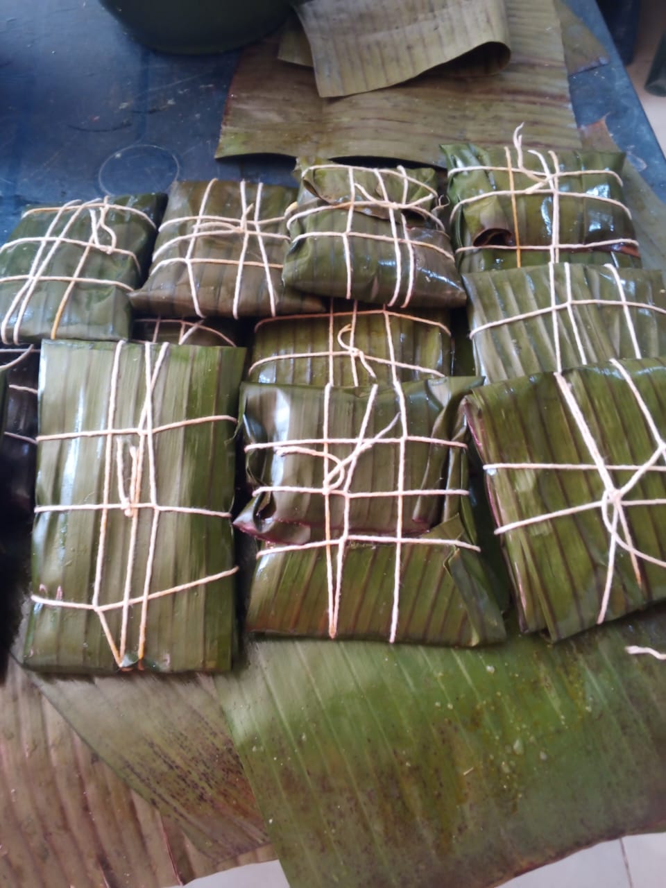 Maturineses se rebuscan haciendo hallacas para la venta