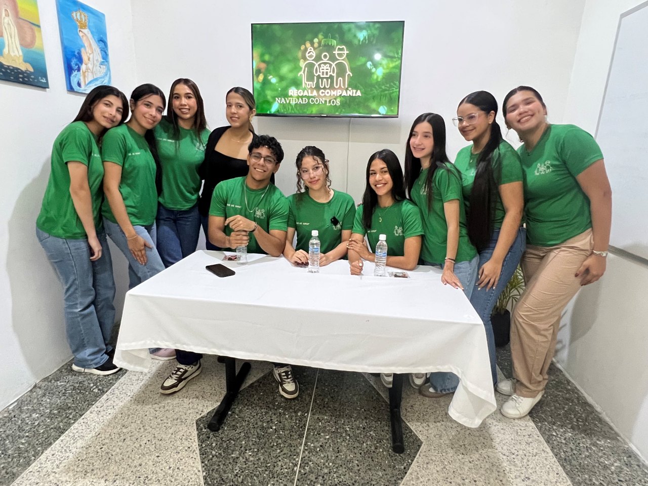 Estudiantes del Iutirla en Maturín promueven campaña social para los abuelos del Geriátrico