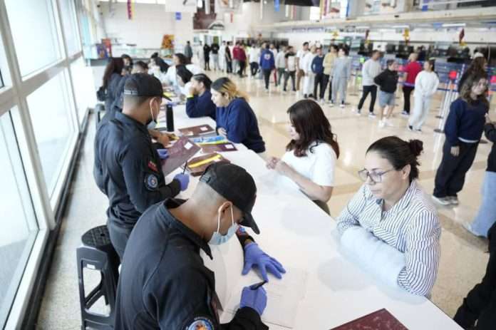 El grupo estuvo conformado por1 29 hombres, 30 mujeres, 1 niño y 7 niñas, quienes regresaron al país gracias a la Gran Misión Vuelta a la Patria