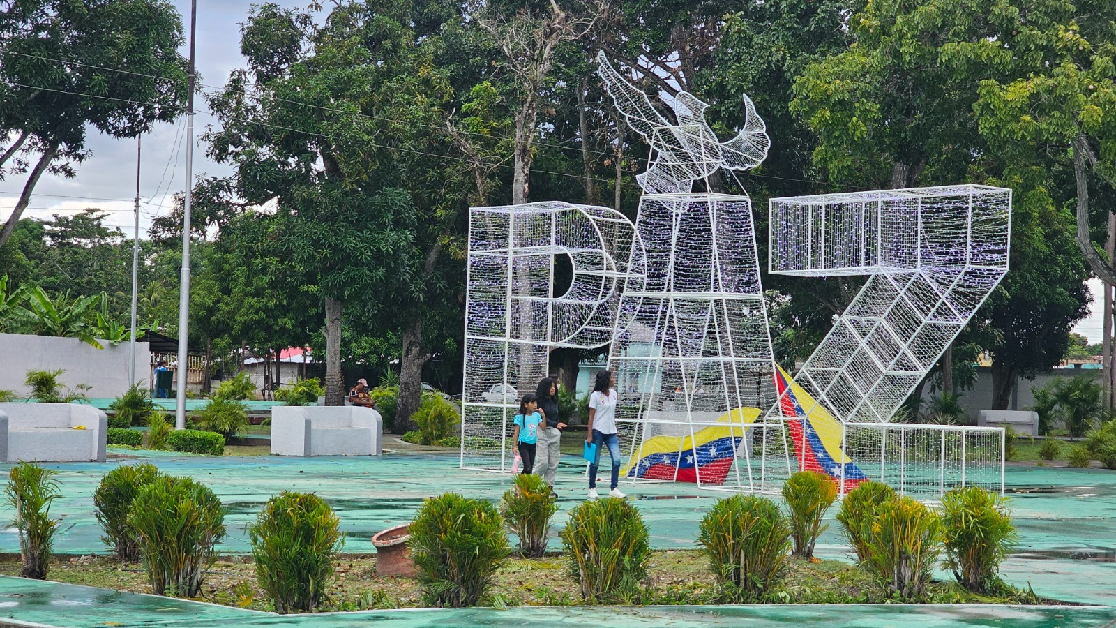 Vandalizan las decoraciones navideñas de Maturín a días del encendido