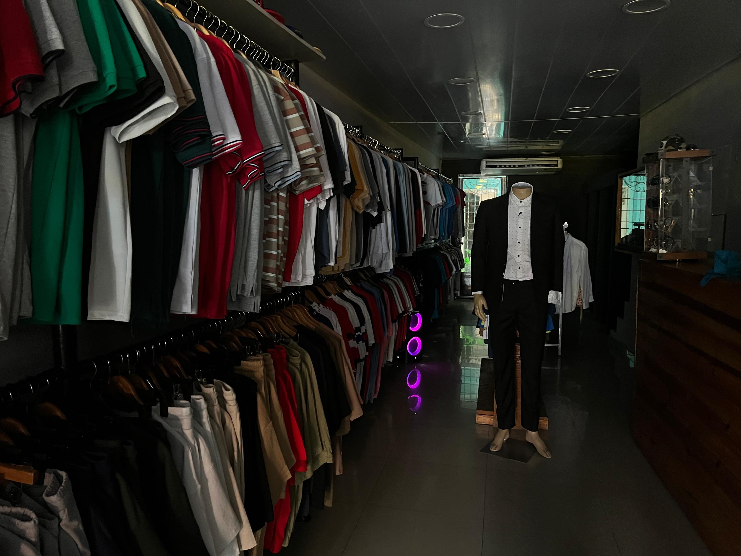 Comerciantes de la avenida Bicentenario de Maturín reportan fallas eléctricas este #25Nov