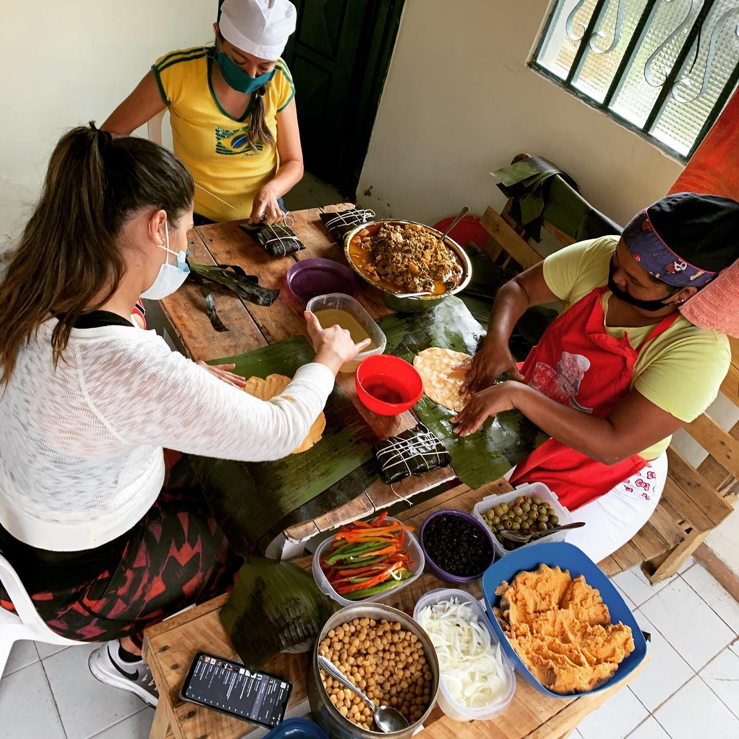 Maturineses conservan la tradición de hacer hallacas en familia