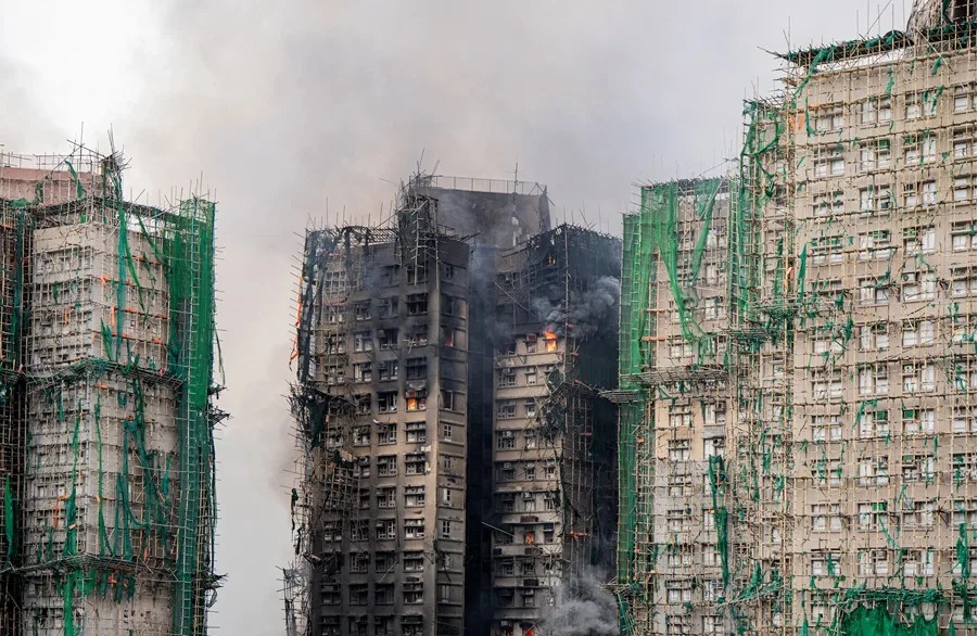 Ascienden a 55 fallecidos y 279 desaparecidos en el incendio en Hong Kong
