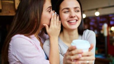 Expertos aseguran que el chisme puede mejorar la inteligencia social y la empatía