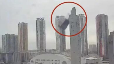 Parte de la estructura del complejo de esquí afectó a viviendas y destruyó más de 120 automóviles en Rusia