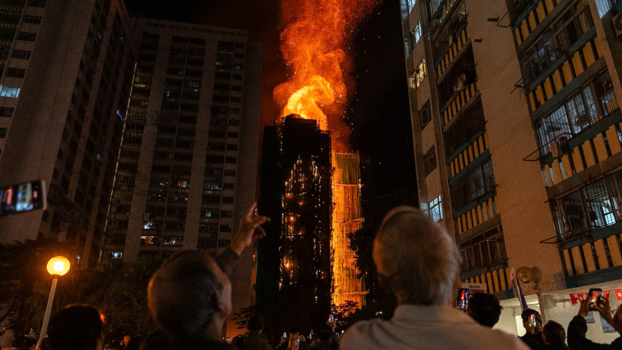 Hong Kong: Incendio en complejo residencial deja 36 muertos y 279 desaparecidos